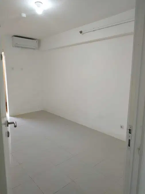 Studio Apartment on 9th Floor with Air Conditioning