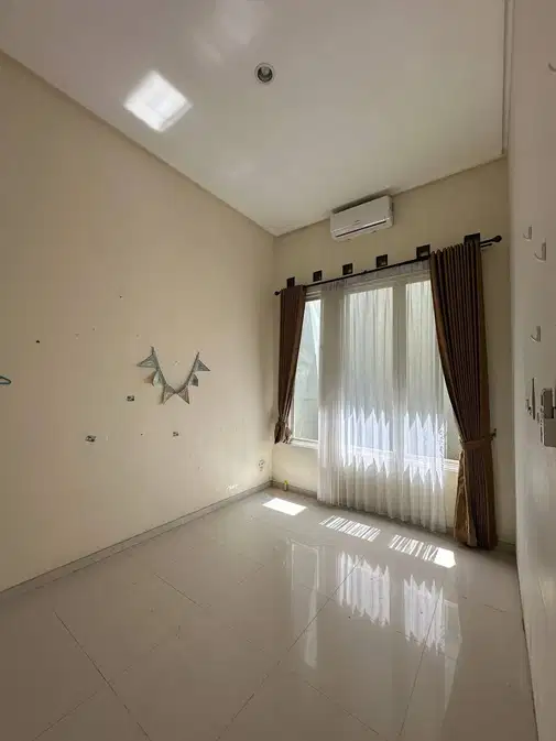 Ijen Nirwana Cluster Emerald House - Strategic Location, 2 Floors, 4 Bedrooms