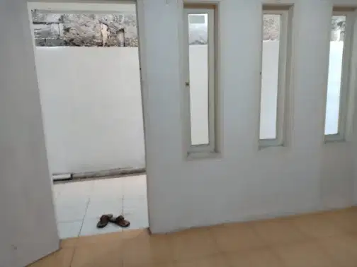 Compact Rental Property with Basic Amenities