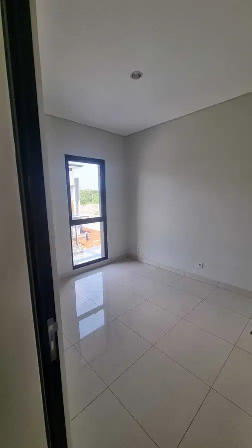 Fully Furnished 5-Bedroom House in Summarecon Bekasi