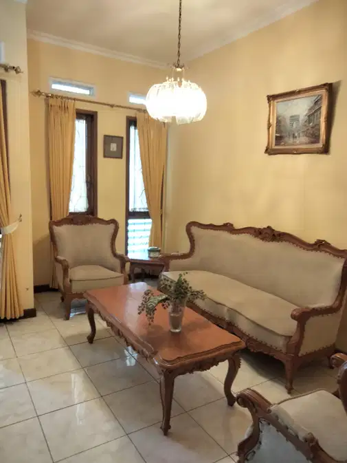 Spacious 3-Bedroom House in Dago Asri, Near ITB and Unikom