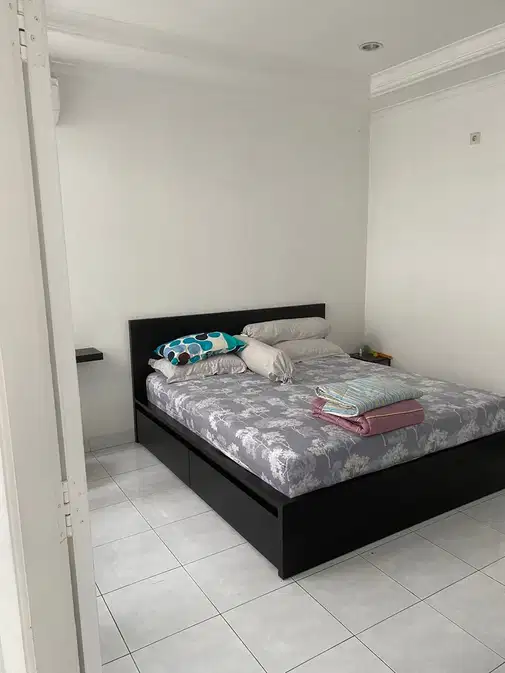 Rumah Singgasana Pradana - 3 Bedroom House for Rent