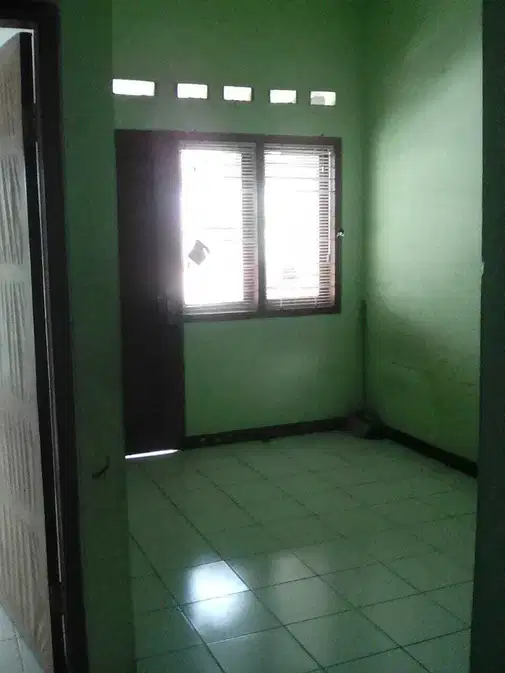 Comfortable Secure Housing in Quiet Compound near Cisarua Tourist Area
