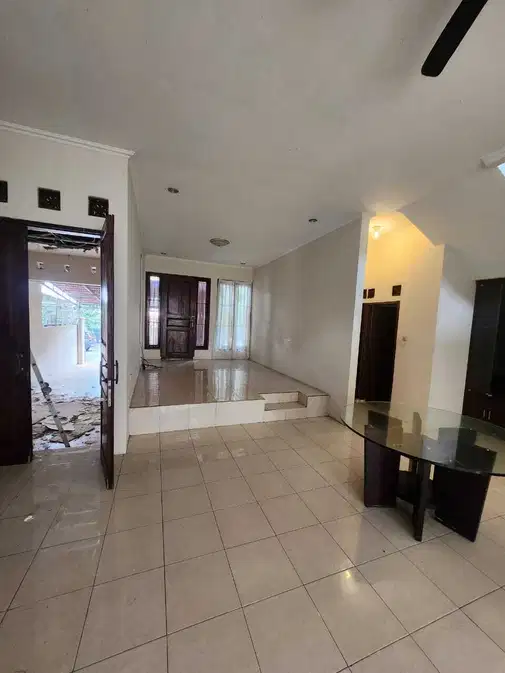 Tanjung Mas Raya-дағы Aneka Tambang-ға жақын 2 қабатты люкс үй