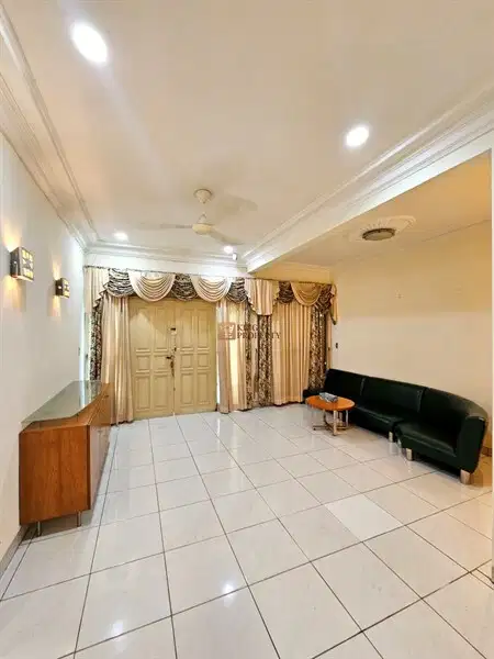 2-Story Furnished House in Kartini with Garden View