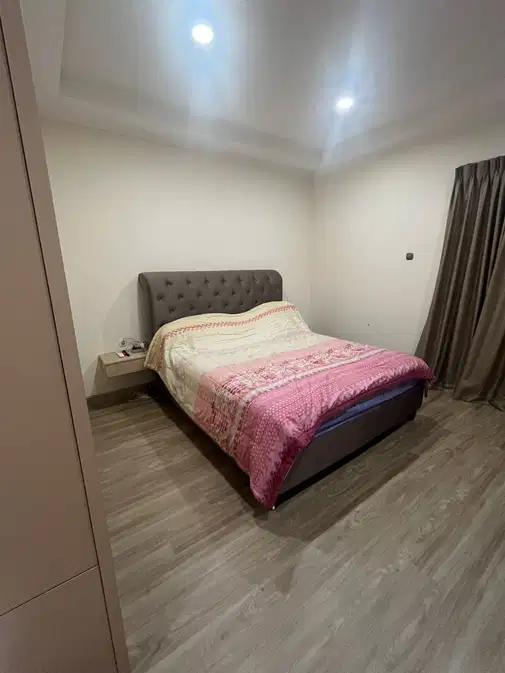 Rumah layar Permai PIK - Просторный таунхаус с 4+1 спальнями