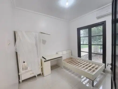 Newly Renovated Fully Furnished House in Quiet Cluster