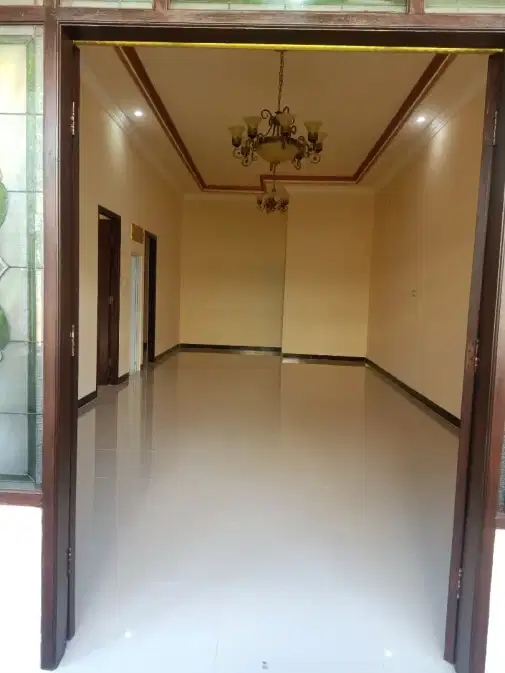 Spacious Rental House in SBY Barat with Multiple Rooms