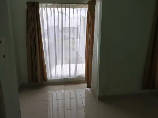 Easy Access Property with Multiple Amenities and Air Conditioning