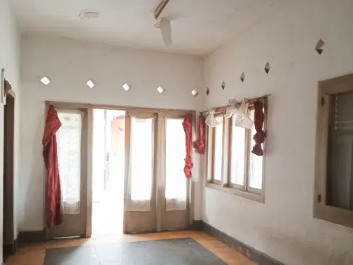 Main Road Property, Strategic Location Near PVJ Mall
