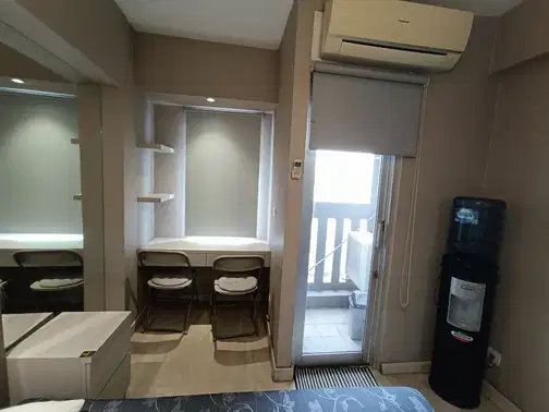 Modern Studio Near Airport with Mall Access