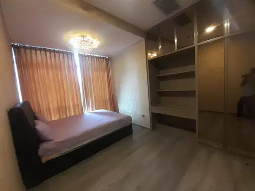 Орталық Джакартадағы сәнді Sudirman Suites пәтері