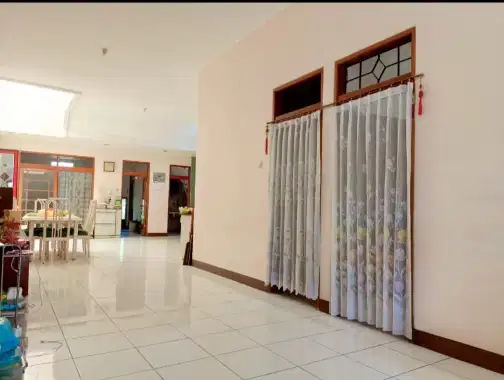 1.5-Story House for Rent - 24-Hour Security, Parking for 2 Cars