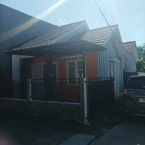 Compact Residential Property near Multiple Schools and Facilities