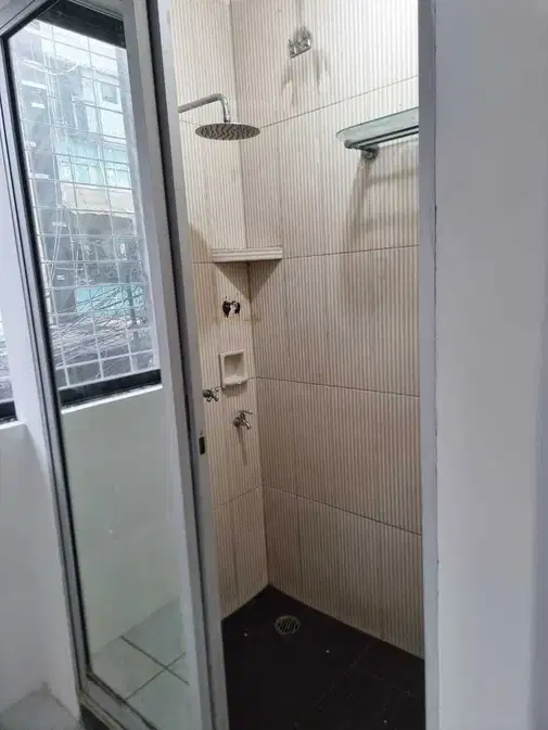 Джеламбардағы 4x15м үй, 3 жұлдызды бөлме, 4 жуынатын бөлме және 4 кондиционер