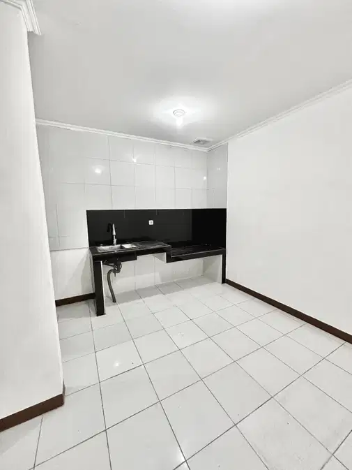 1.5-Story House with 3 Bedrooms, Large Space, AC Installations