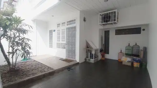 2.5 Story House, Flood-Free, Semi-Furnished, Convenient Location
