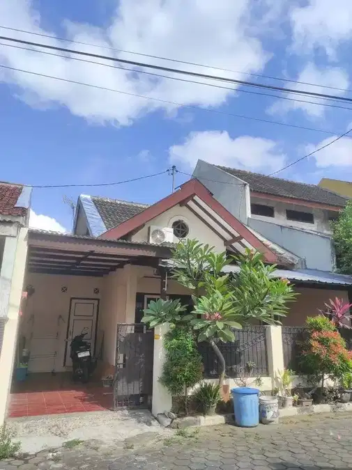 3-Bedroom House in Sewon Asri Housing Complex with Security and Clean Environment