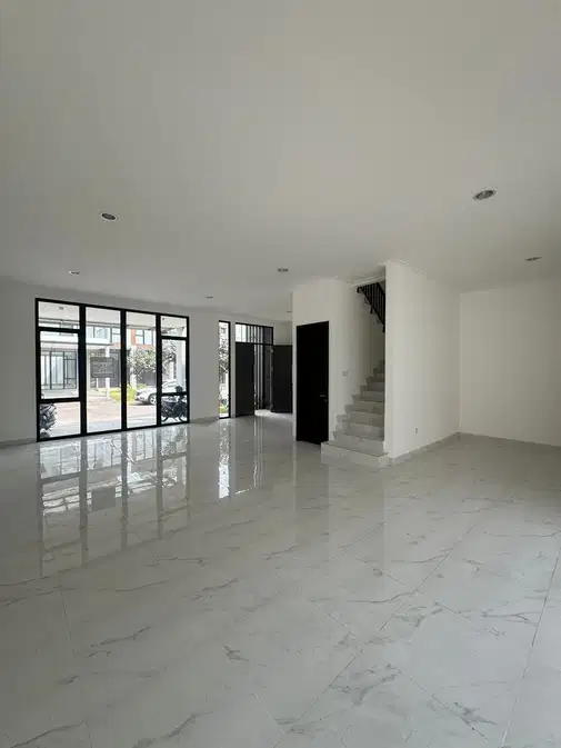 Modern 3-Bedroom House with Pool in PIK2