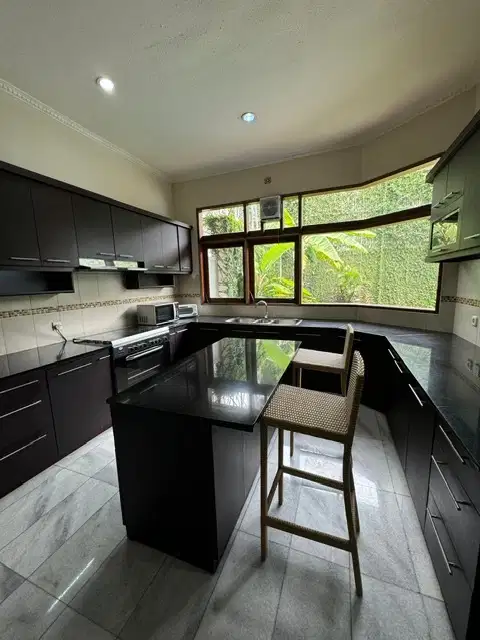Luxury 5-Bedroom House with Private Pool in TB Simatupang, Jakarta Selatan