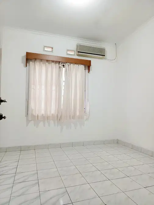 Spacious Private Complex Property in Gegerkalong