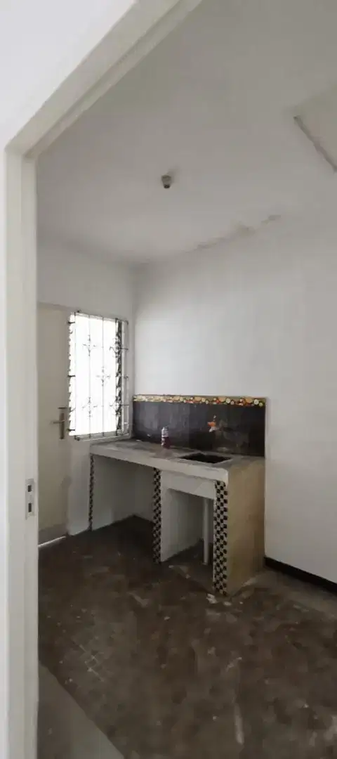 Rumah Kupang Jaya - Просторный дом в аренду рядом с Дармо
