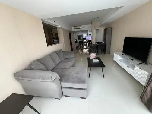 Spacious Apartment with Modern Design and Amenities