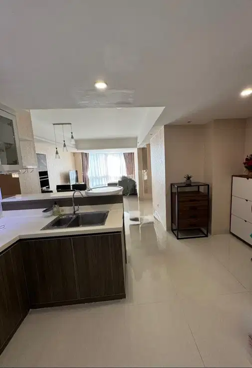 Spacious Apartment with Modern Design and Amenities
