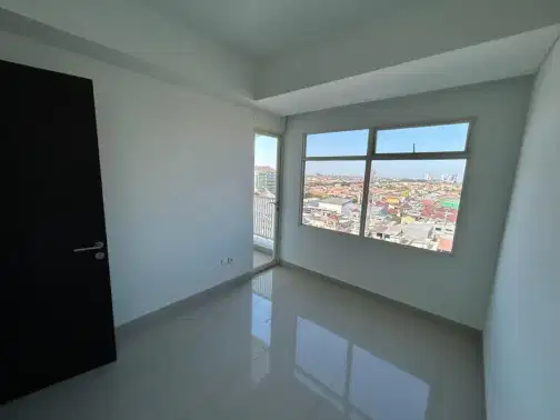 Modern 1BR Apartment with City View, Klaska