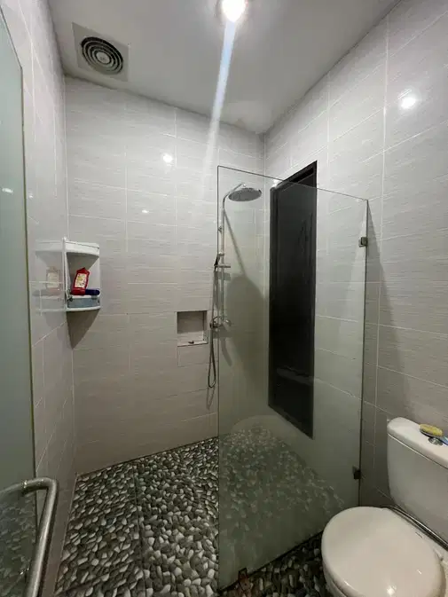 Furnished House at Green Lake, 6x15 Size