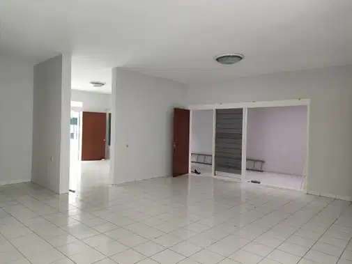 Comfortable 1-Story House in Pulomas Barat with Large Yard