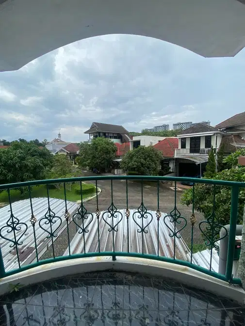 Spacious 6-Bedroom House in Graha Estetika, Banyumanik, Semarang