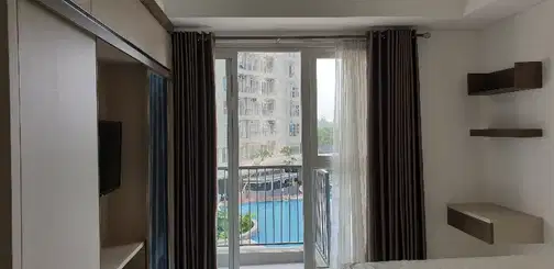 Casa de Parco студиялық пәтері, бассейн көрінісімен, төменгі қабат