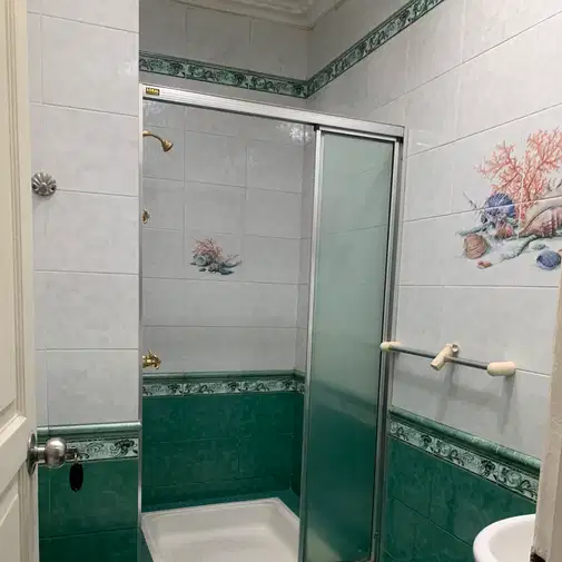 Pinang Mas, Pondok Indah-тағы жиһазбен жабдықталған бөлмелері бар 2 қабатты үй