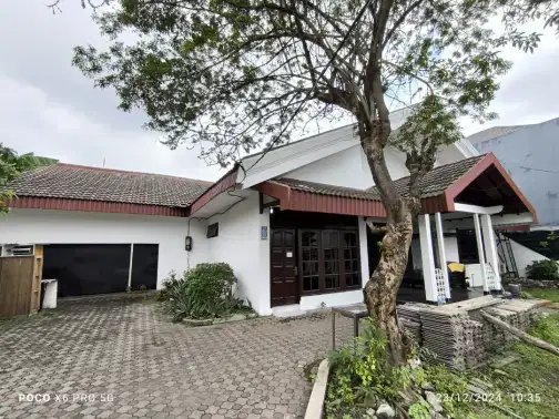 Стратегически расположенная недвижимость рядом с аэропортом Juanda с несколькими парковочными местами