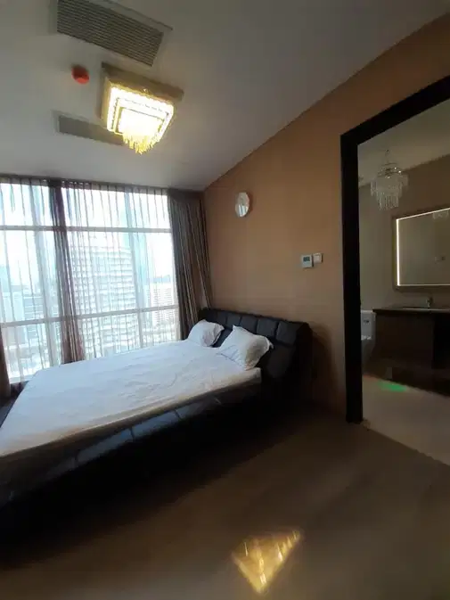 Орталық Джакартадағы сәнді Sudirman Suites пәтері