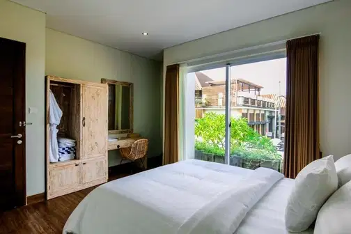 Ocean View 5-Bedroom Villa with Private Pool and Security