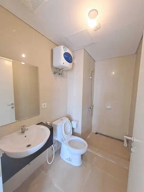 2BR Hook Unfurnished Apartment at Madison Park Podomoro City