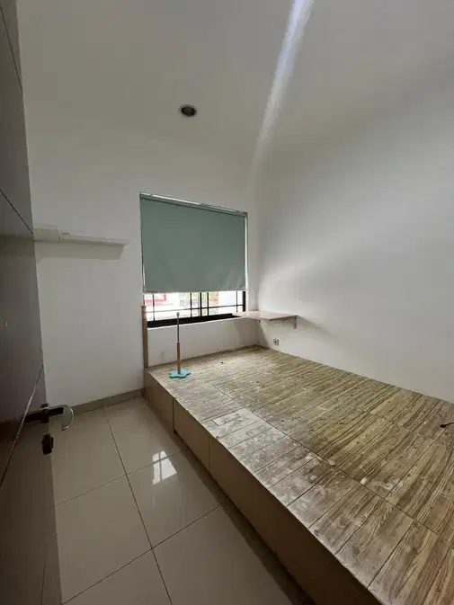 Furnished House at Green Lake, 6x15 Size