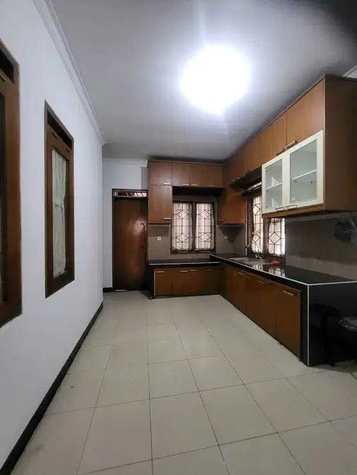 Disewa Rumah 1,5 Lantai Luas 163 m2, 3 Kamar Tidur, Antapani, Bandung
