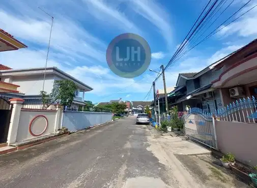 Strategically Located House in Greenland, Batam Centre