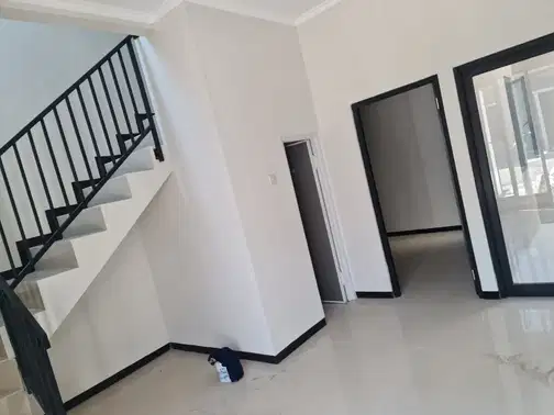 Modern Minimalist Townhouse Near Airport