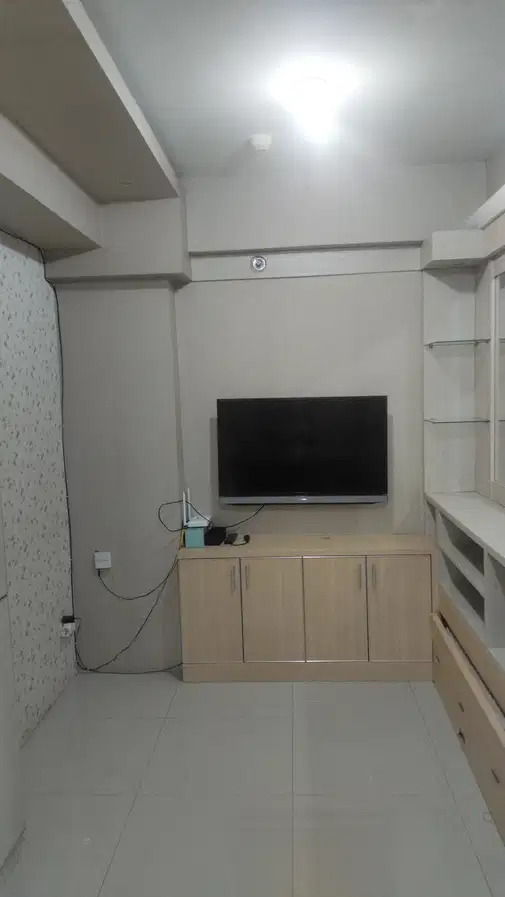 2BR Furnished Apartment with Hot Water, Utilities Included