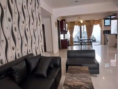 Comfortable Furnished Home in Strategic Location