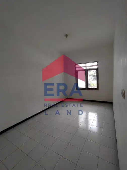 Strategic Location Comfortable Residential Property
