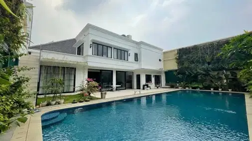 Luxurious 5-Bedroom House in Kemang Utara with Pool