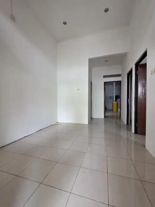 Cozy 2-Bedroom House, Corner Lot, Cool and Quiet Location