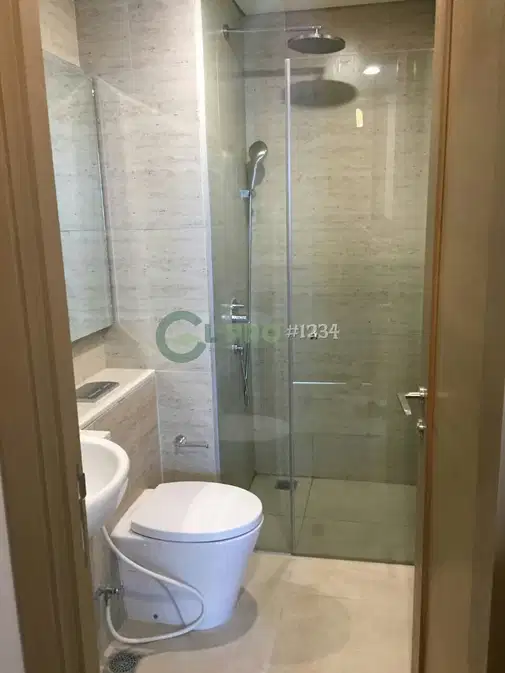 Modern 2-Bed High Floor Apartment Near Malls