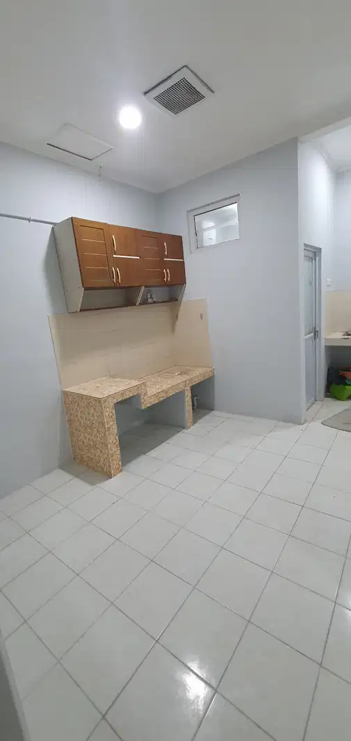 1-этажный дом с 3 спальнями, кондиционером и водонагревателем