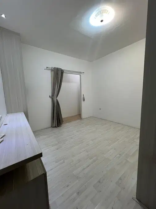 Furnished House at Green Lake, 6x15 Size